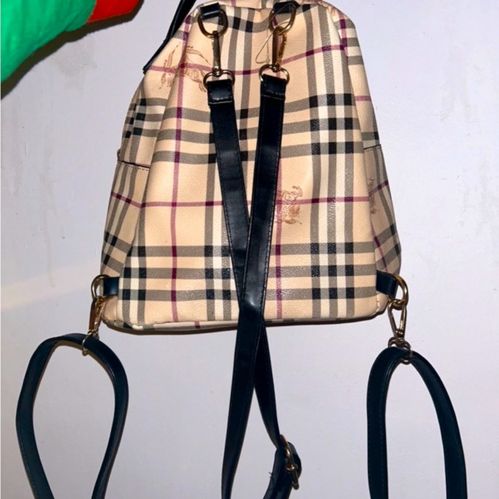 Backpack - Picture 3 of 4